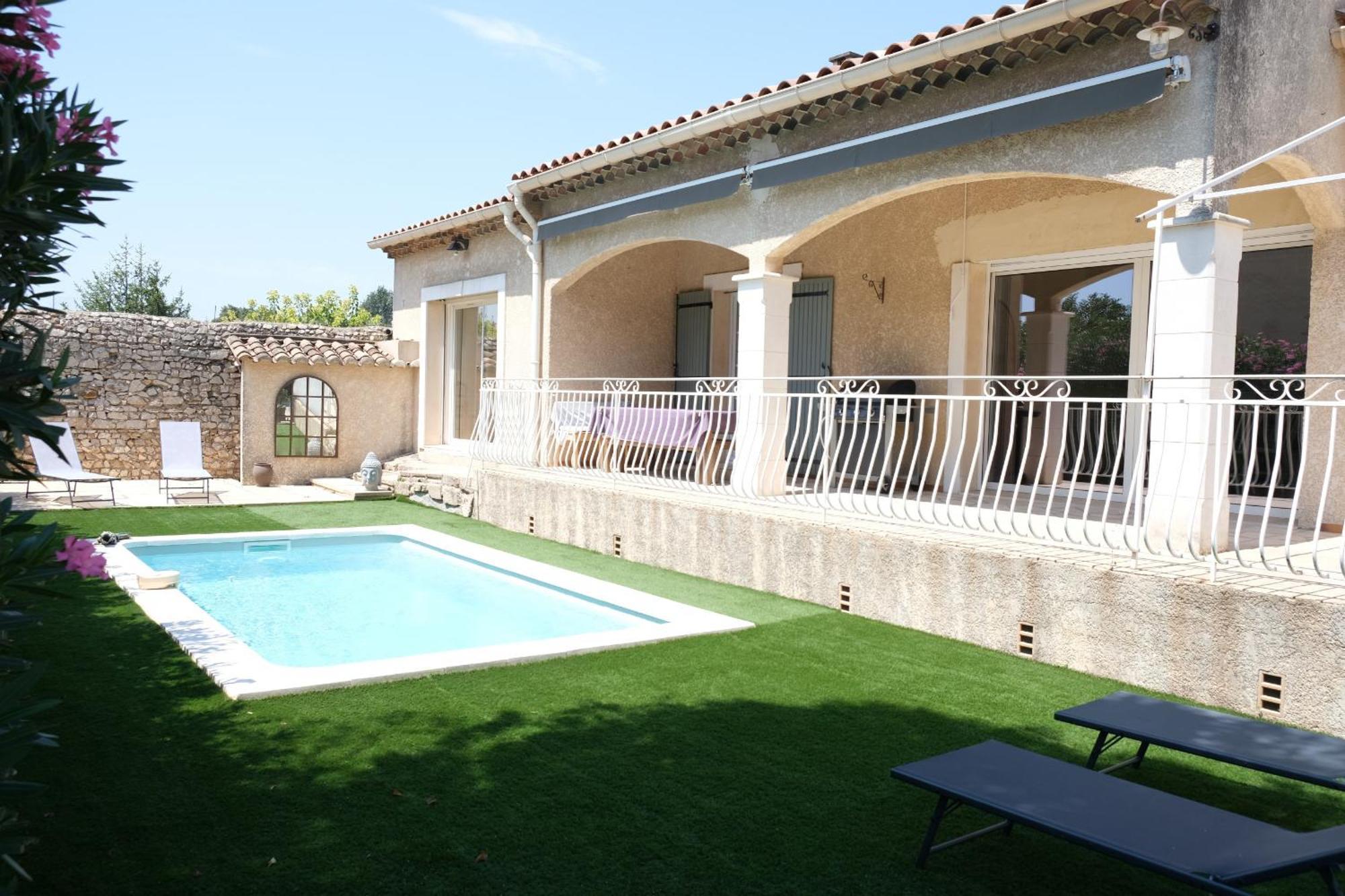 Pretty Detached House With Swimming Pool In The Village Of Mouries Bagian luar foto