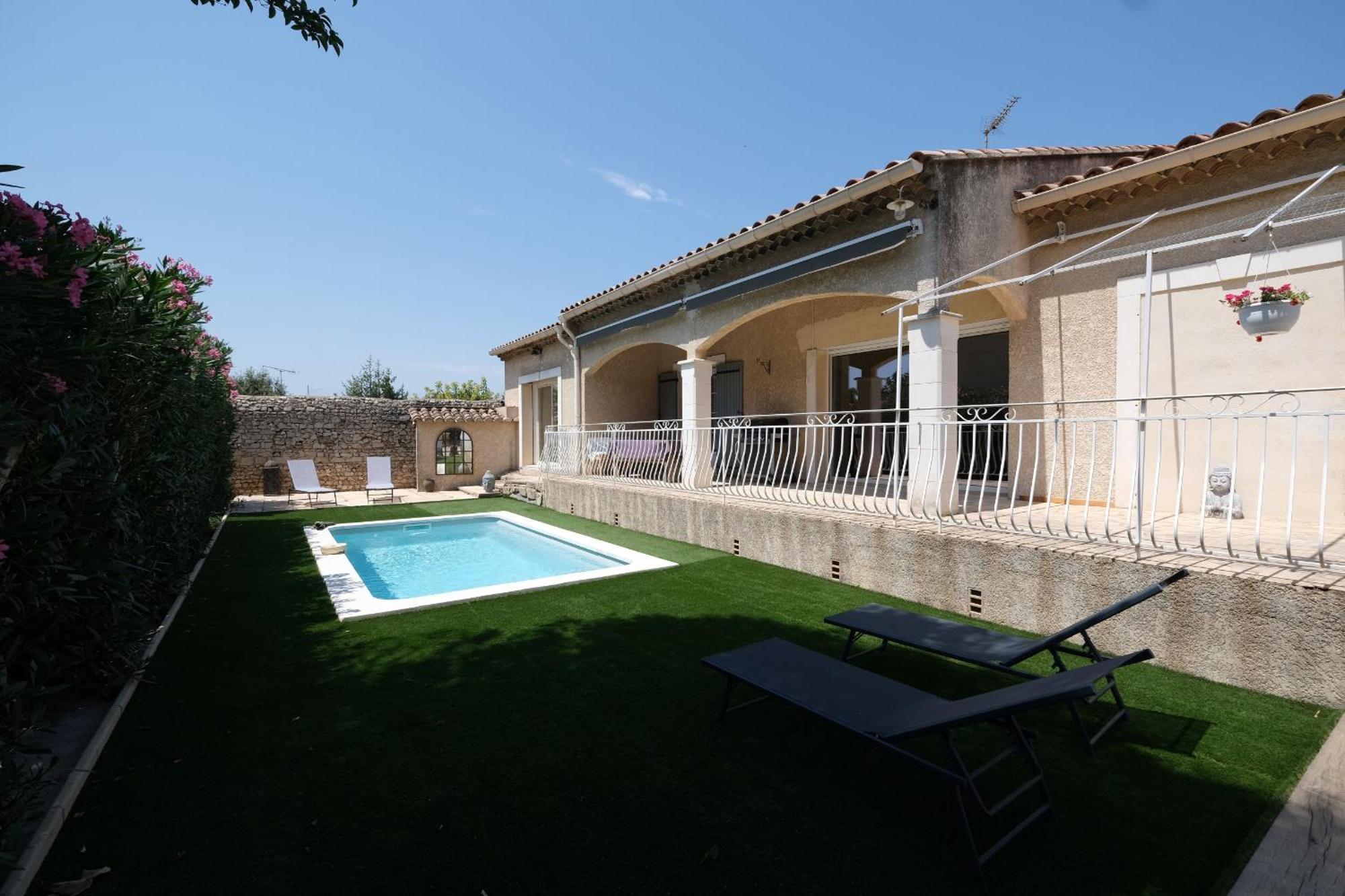 Pretty Detached House With Swimming Pool In The Village Of Mouries Bagian luar foto