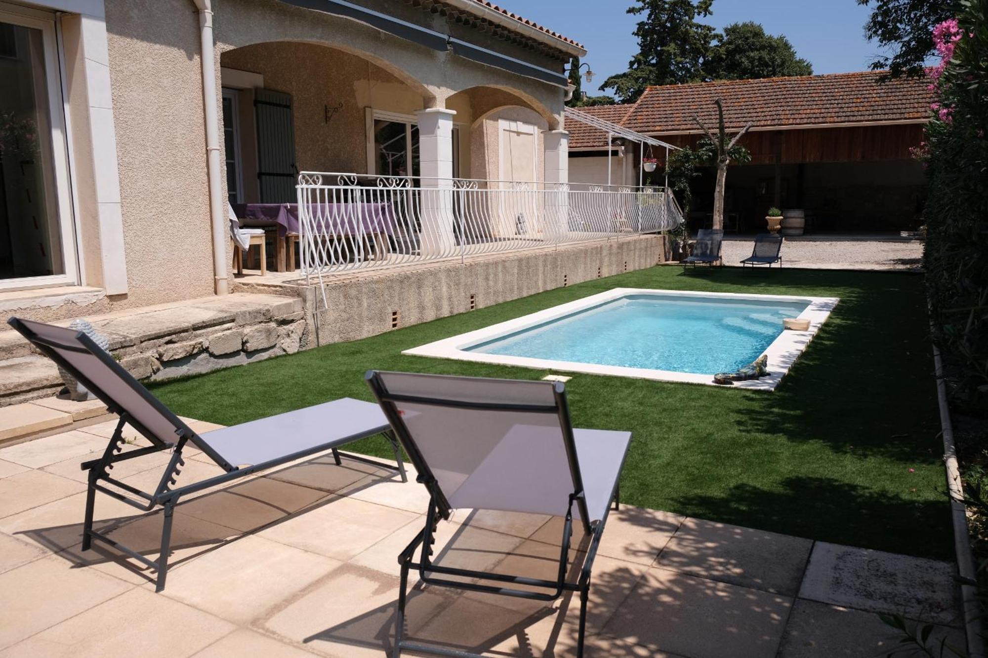 Pretty Detached House With Swimming Pool In The Village Of Mouries Bagian luar foto